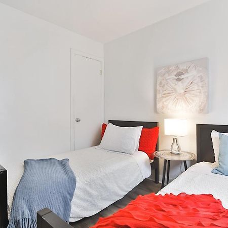 Free Parking In Beautiful Lachine Montreal Exterior foto